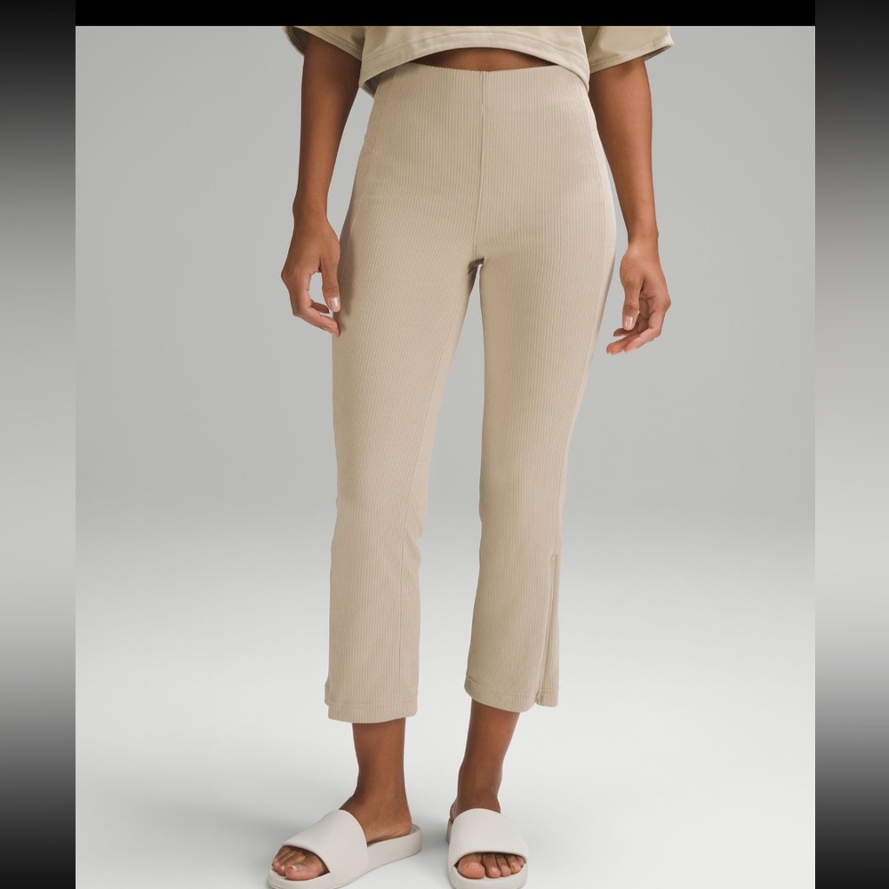 Lululemon softstreme zip leg high rise cropped pants 25”